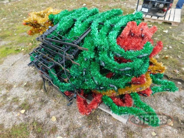 (2) pallets of Christmas decorations-_1.jpg